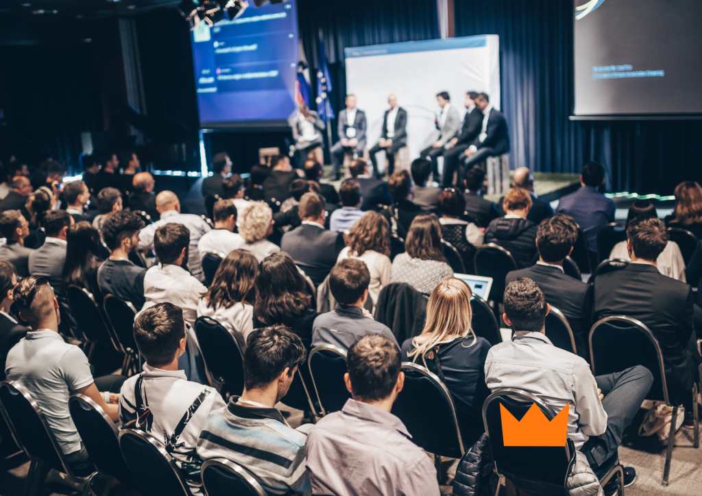 Checklist para organizar um evento corporativo: planejamento, escolha de local, logística, cronograma, comunicação, networking, tecnologia, alimentação e plano de contingência.